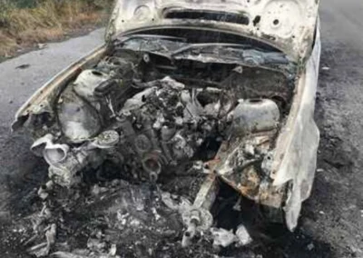 Trockeneisstrahlen zur Brandschadensanierung nach einem Fahrzeugbrand