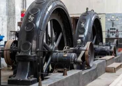 Trockeneisstrahlen zur Reinigung von Generatoren und Turbinen im Kraftwerk