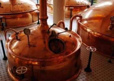 Dry ice blasting in the food industry for cleaning containers and equipment